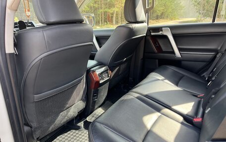 Toyota Land Cruiser Prado 150 рестайлинг 2, 2017 год, 3 700 000 рублей, 5 фотография