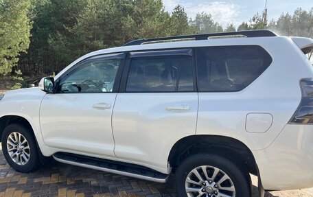 Toyota Land Cruiser Prado 150 рестайлинг 2, 2017 год, 3 700 000 рублей, 4 фотография