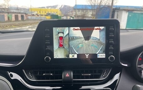 Toyota C-HR I рестайлинг, 2022 год, 2 800 000 рублей, 6 фотография