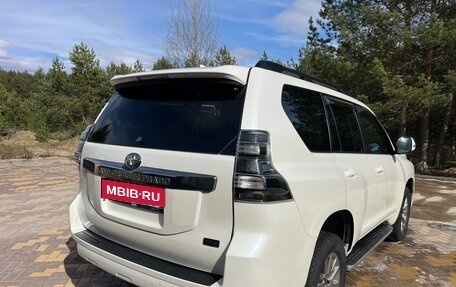 Toyota Land Cruiser Prado 150 рестайлинг 2, 2017 год, 3 700 000 рублей, 7 фотография