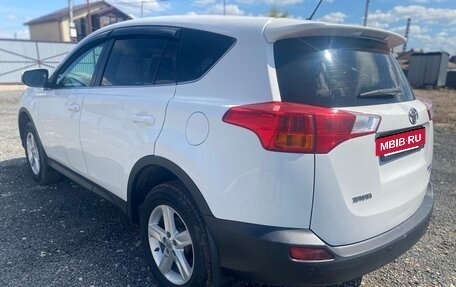 Toyota RAV4, 2015 год, 1 900 000 рублей, 4 фотография