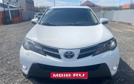 Toyota RAV4, 2015 год, 1 900 000 рублей, 2 фотография