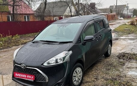 Toyota Sienta II, 2020 год, 1 550 000 рублей, 2 фотография