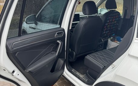 Volkswagen Tiguan II, 2023 год, 3 500 000 рублей, 21 фотография