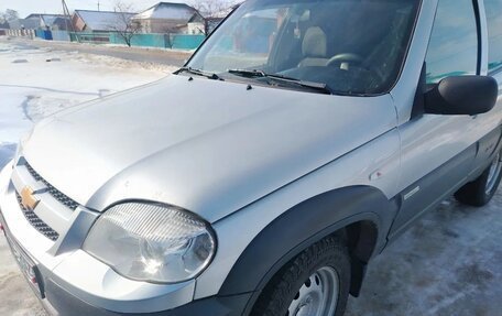 Chevrolet Niva I рестайлинг, 2013 год, 630 000 рублей, 3 фотография