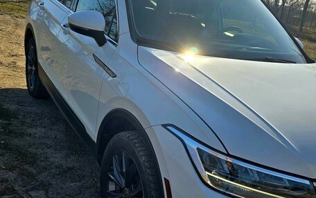 Volkswagen Tiguan II, 2021 год, 3 400 000 рублей, 2 фотография