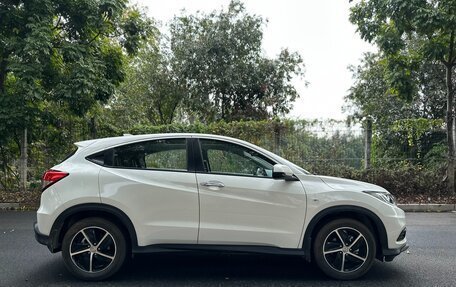 Honda Vezel, 2021 год, 1 219 000 рублей, 4 фотография