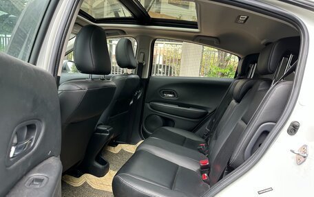 Honda Vezel, 2021 год, 1 219 000 рублей, 21 фотография