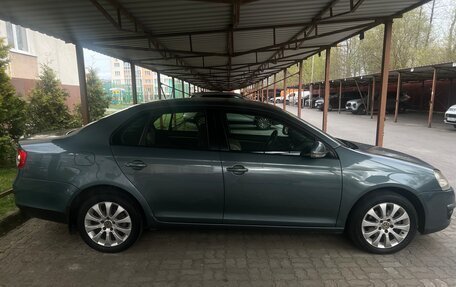 Volkswagen Jetta VI, 2006 год, 685 000 рублей, 2 фотография