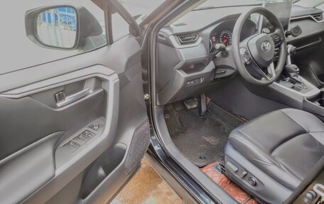 Toyota RAV4, 2021 год, 3 870 000 рублей, 21 фотография