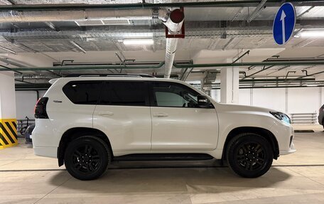 Toyota Land Cruiser Prado 150 рестайлинг 2, 2020 год, 7 290 000 рублей, 3 фотография