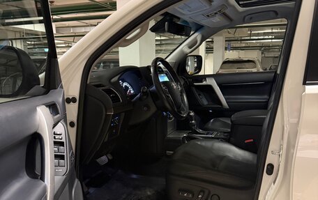 Toyota Land Cruiser Prado 150 рестайлинг 2, 2020 год, 7 290 000 рублей, 13 фотография