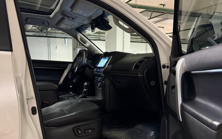 Toyota Land Cruiser Prado 150 рестайлинг 2, 2020 год, 7 290 000 рублей, 27 фотография