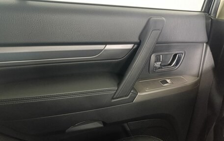 Mitsubishi Pajero IV, 2015 год, 2 710 000 рублей, 19 фотография