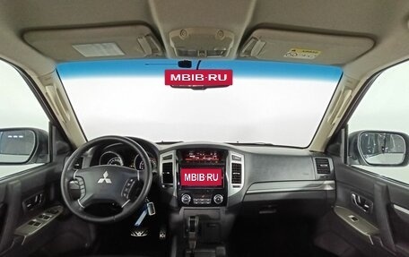 Mitsubishi Pajero IV, 2015 год, 2 710 000 рублей, 10 фотография