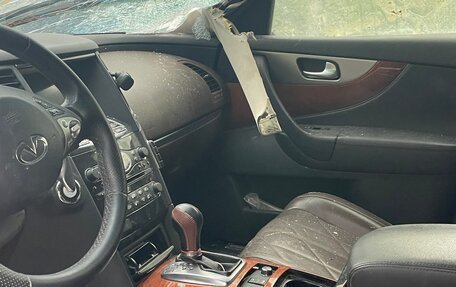 Infiniti QX70, 2016 год, 928 000 рублей, 11 фотография