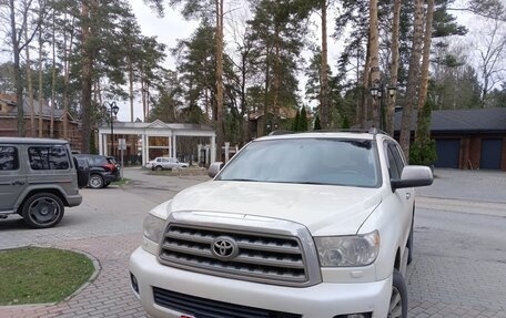 Toyota Sequoia II рестайлинг, 2011 год, 2 740 000 рублей, 1 фотография