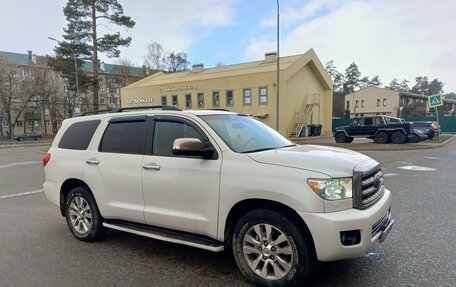 Toyota Sequoia II рестайлинг, 2011 год, 2 740 000 рублей, 3 фотография