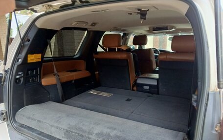 Toyota Sequoia II рестайлинг, 2011 год, 2 740 000 рублей, 16 фотография