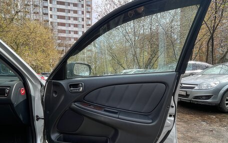 Toyota Avensis III рестайлинг, 2001 год, 420 000 рублей, 10 фотография