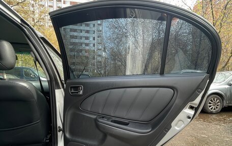 Toyota Avensis III рестайлинг, 2001 год, 420 000 рублей, 11 фотография