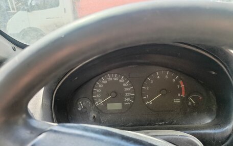 Mitsubishi Carisma I, 2002 год, 80 000 рублей, 6 фотография