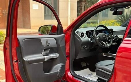 Mercedes-Benz GLB, 2023 год, 2 430 000 рублей, 2 фотография