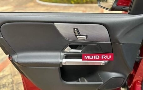 Mercedes-Benz GLB, 2023 год, 2 430 000 рублей, 14 фотография