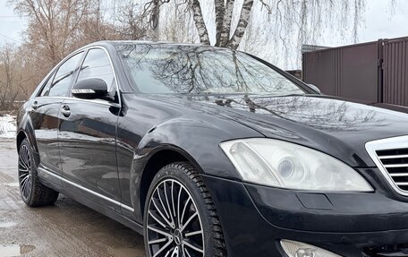 Mercedes-Benz S-Класс, 2006 год, 1 000 000 рублей, 2 фотография