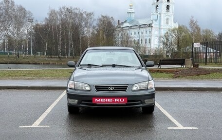 Toyota Camry, 1999 год, 650 000 рублей, 2 фотография