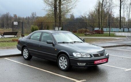 Toyota Camry, 1999 год, 650 000 рублей, 3 фотография