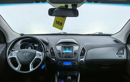 Hyundai ix35 I рестайлинг, 2015 год, 1 390 000 рублей, 10 фотография