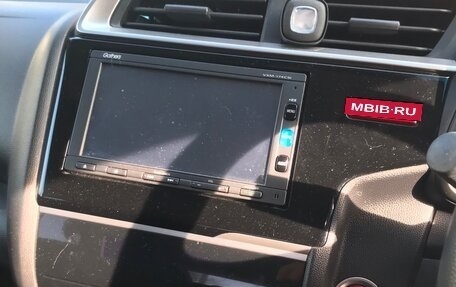 Honda Fit III, 2017 год, 1 050 000 рублей, 6 фотография