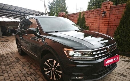 Volkswagen Tiguan II, 2019 год, 3 200 000 рублей, 4 фотография