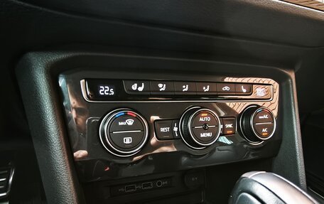 Volkswagen Tiguan II, 2019 год, 3 200 000 рублей, 15 фотография