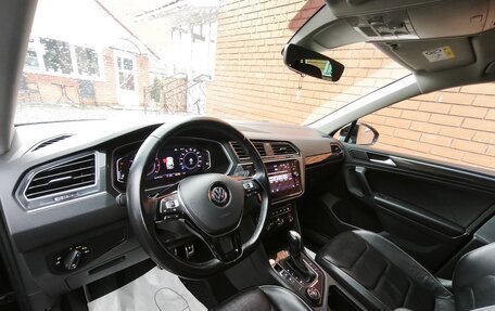 Volkswagen Tiguan II, 2019 год, 3 200 000 рублей, 13 фотография