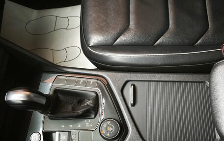 Volkswagen Tiguan II, 2019 год, 3 200 000 рублей, 16 фотография