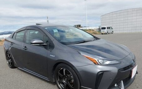 Toyota Prius IV XW50, 2023 год, 1 505 000 рублей, 1 фотография