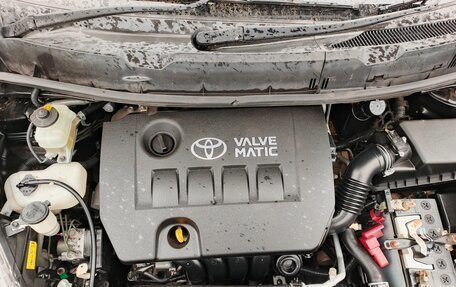 Toyota ISis I, 2011 год, 1 260 000 рублей, 2 фотография