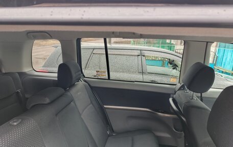 Toyota ISis I, 2011 год, 1 260 000 рублей, 5 фотография