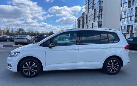 Volkswagen Touran III, 2019 год, 2 080 000 рублей, 2 фотография