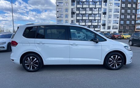 Volkswagen Touran III, 2019 год, 2 080 000 рублей, 6 фотография