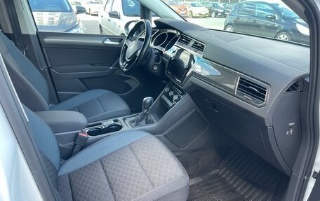 Volkswagen Touran III, 2019 год, 2 080 000 рублей, 10 фотография