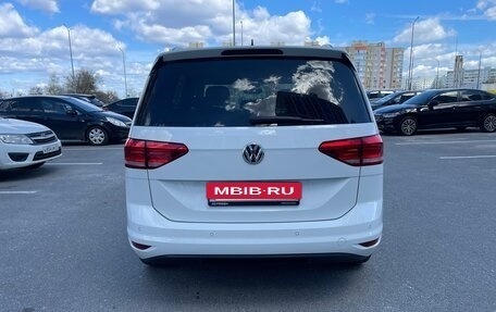 Volkswagen Touran III, 2019 год, 2 080 000 рублей, 4 фотография