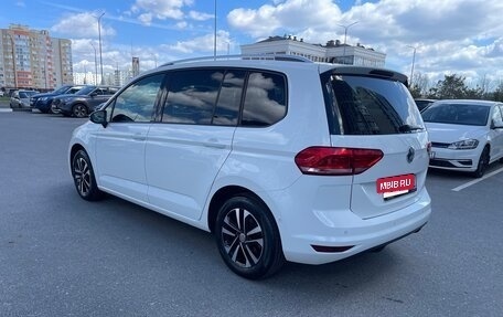 Volkswagen Touran III, 2019 год, 2 080 000 рублей, 3 фотография