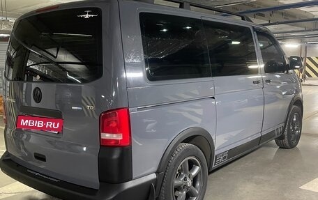 Volkswagen Caravelle T5, 2011 год, 1 900 000 рублей, 2 фотография