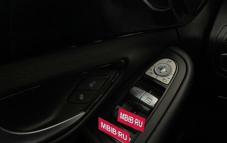 Mercedes-Benz C-Класс, 2019 год, 2 600 000 рублей, 18 фотография