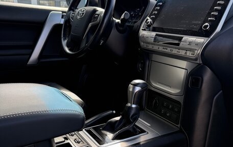 Toyota Land Cruiser Prado 150 рестайлинг 2, 2020 год, 5 400 000 рублей, 16 фотография