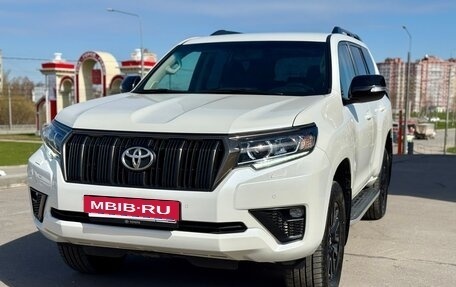 Toyota Land Cruiser Prado 150 рестайлинг 2, 2020 год, 5 400 000 рублей, 6 фотография