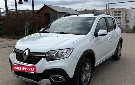 Renault Sandero II рестайлинг, 2020 год, 1 299 000 рублей, 2 фотография